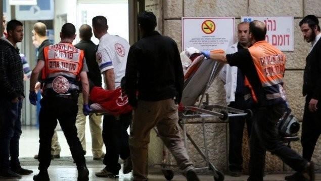اشتباه بدوافع قومية.. مستوطنون يطعنون شابًا في القدس